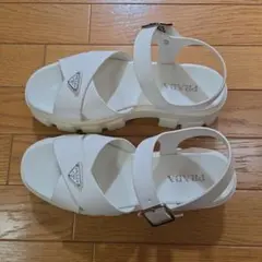 PRADA モノリス ラバーサンダル ホワイト 厚底 38 - メルカリ