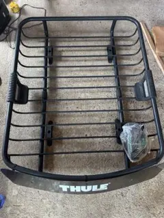 送料込】THULE ルーフキャリアセット951フット & 7124スクエアバー 