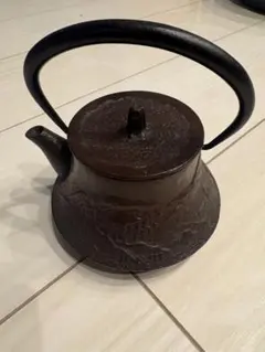 新品⭐︎南部鉄瓶 扇面文様 鋳鉄製 茶道具 おまけ付き - メルカリ