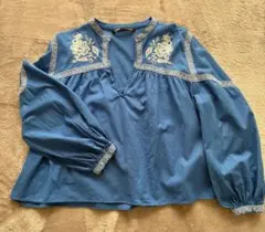 【値下げしました】ZARA刺繍入りチュニックブラウス・ブルー・XS