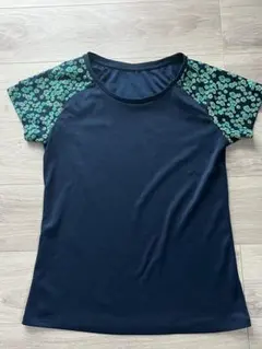 【匿名配送】adidas レディース 半袖 Tシャツ ネイビー 花柄のサムネイル