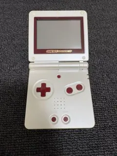 【値引き中】ゲームボーイアドバンスSP ファミコンカラー【美品】アダプターつき
