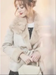 ROYAL PARTYベージュファージャケット フェイクムートンウエストリボン