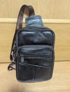 本皮　チェストバック　肩掛けカバン
