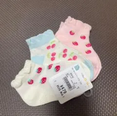 西松屋　ローカットソックス　3点セット　いちご　さくらんぼ　13〜16cm
