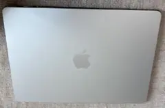 Apple MacBook Air M2 13インチ　スターライト