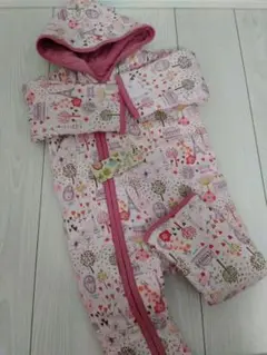 【新品未使用】ジャンプスーツ　冬用　カバーオール　女の子