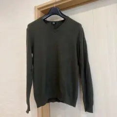 ユニクロ　UNIQLO Vネック 長袖セーター　Mサイズ