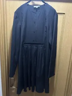 COS ミニワンピース　黒い長袖シャツ・ブラウス（プリーツデザイン）