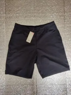 未使用保管品　UNIQLO ウルトラストレッチアクティブショートパンツ
