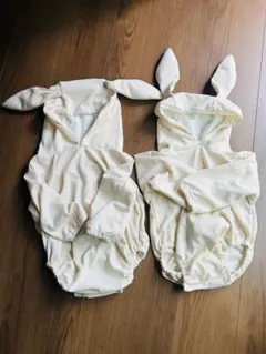 ウサギ耳フード付きロンパース ２枚セット 80〜90㎝
