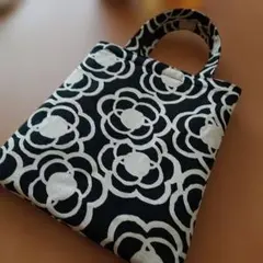 花柄ミニバッグ 黒と白
