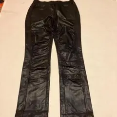 ブラックレザー スリムフィットパンツ