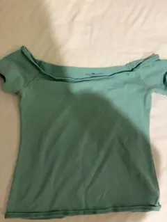 brandy melville ミントグリーン　オフショル　海外ガールのサムネイル
