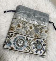 インド刺繍 巾着ポーチ 花柄 刺繍ポーチ くすみブルー