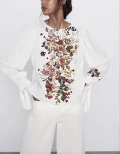 ZARA 花柄ブラウス