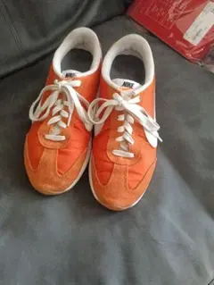 NIKE スニーカー オレンジ ホワイト ガムソール