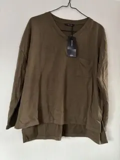 INGNI 新品タグつき　Vネック 長袖Tシャツ