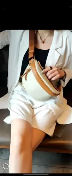 ホワイト 合成皮革 ショルダーバッグ