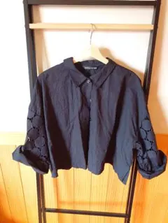 近年【美品✨】ミズイロインド プリント フレア ショートシャツ