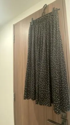 グリーンレーベルリラクシング　水玉ロングスカート　ブラック　黒