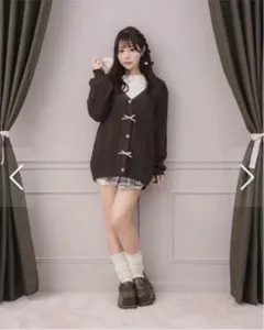 ハートボタンケーブルロングカーディガン pium ブラウン - メルカリ