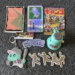 ヘンタイカメラ　ヘンタイワークス　ニコラ キーホルダーとシールセット