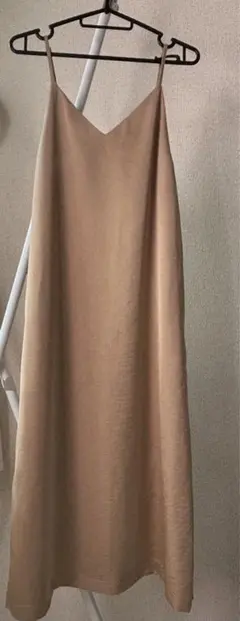 ベージュ キャミワンピ S GU