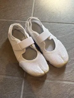NIKE AIR RIFT 白 25cm ナイキ エアリフト ホワイト 足袋 - メルカリ