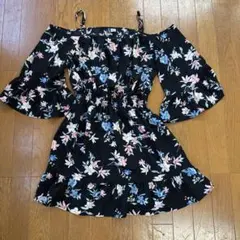 H&M DIVIDED 花柄 オフショルダー ワンピースのサムネイル