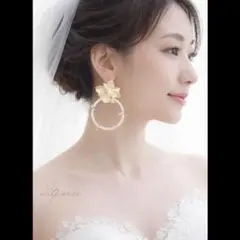 No.188 マットゴールドフラワー×小花舞うパールフープピアス