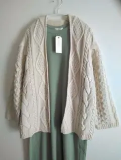 春先　ケーブルニットカーディガン　オフホワイト　Lian