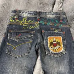 刺繍入りローライズフレアデニム