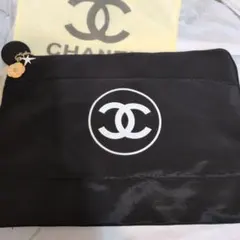 CHANEL 新品未使用　ブラックポーチ 　チャーム＆　ポーチ付き正規ノベルティ