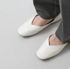 メヌエ　踵を折っても履ける 2WAY クッションVカットバブーシュ　ホワイト