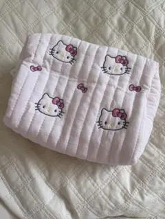 ハローキティ キルティングポーチ　イブル　ピンク　西松屋