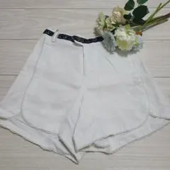 ホワイトショートパンツ ネイビーレース付き