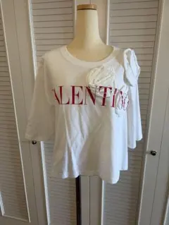 VALENTINO フラワーモチーフ ロゴ Tシャツ ホワイトのサムネイル