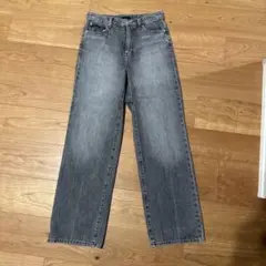 UNIQLO ワイドストレートジーンズのサムネイル
