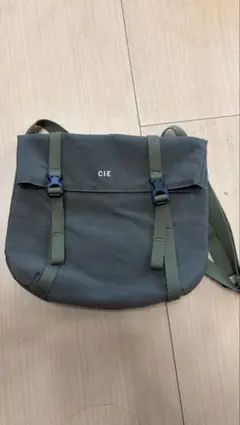 CIE オリーブグリーン ショルダーバッグ