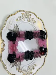 トレカケースデコ   ホイップデコ  赤  黒    羽