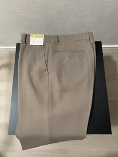 メンズ　ベージュ スラックス 新品未使用