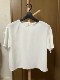 ホワイト 半袖シャツ バックボタン付き　UNIQLO サイズL