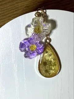 ハンドメイド レジンチャーム 押し花 雫型