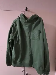 LOEWE グリーンパーカー エンボスポケット付き