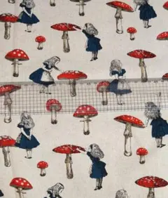 はぎれ ハギレ カットクロス アリス 原画 キノコ コスモテキスタイル