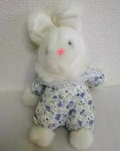 【昭和平成レトロ好きにおススメ♪】オシャレなウサギさんのぬいぐるみ♡