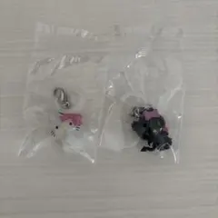 ハローキティと黒猫のカプセルトイ