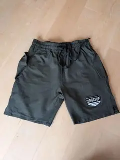 Xup オリーブグリーン ショートパンツ