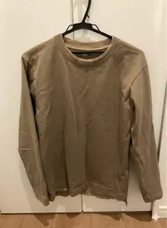 ベージュ 長袖 クルーネック カットソー